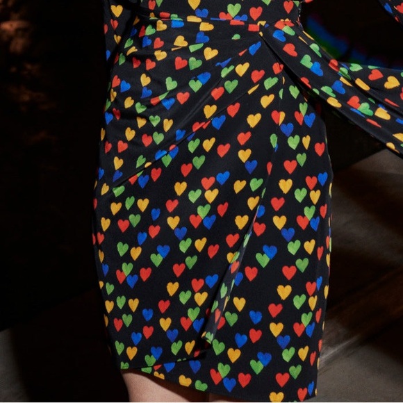 AKRIS Black & Multi Heart Print Silk Crêpe Skirt NWT 4 - Picture 2 of 8